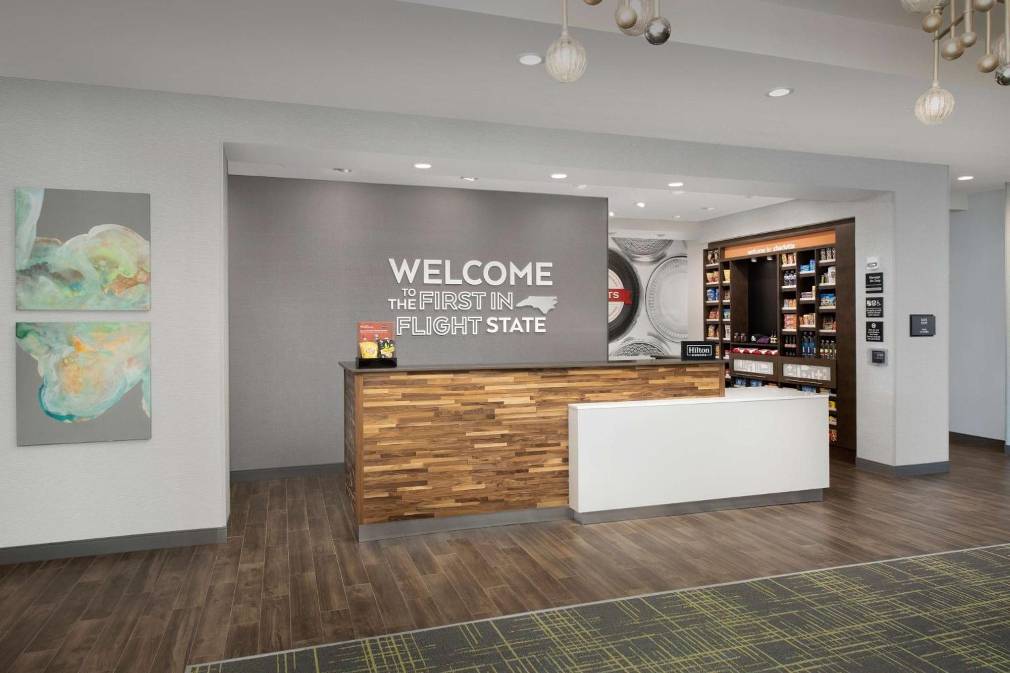 Hampton Inn & Suites Charlotte Airport Lake Pointe Exterior foto