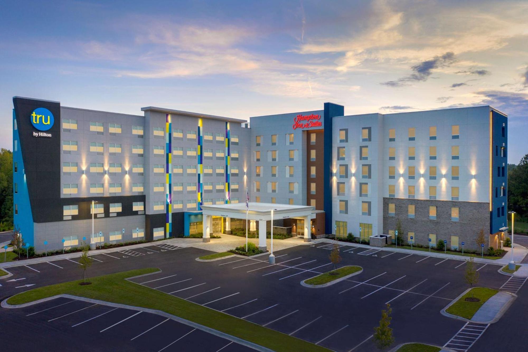 Hampton Inn & Suites Charlotte Airport Lake Pointe Exterior foto